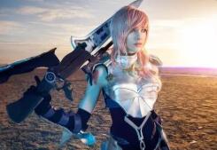 你是否曾熬夜守候，只为第一时间体验《王者荣耀》的全新版本？每一次更新公告发布，玩家们最关心的问题往往是：“更新几点开始？”这看似简单的问题，背后却隐藏着游戏生态的精密运作与玩家心理的微妙博弈。今天，我